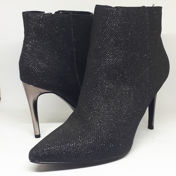 Shinny black stiletto pointy boots - Picture 6 of 7